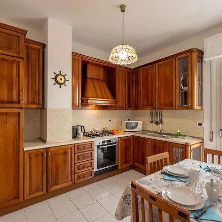 Apartmán Guesthost - Penthouse With Terrace *
