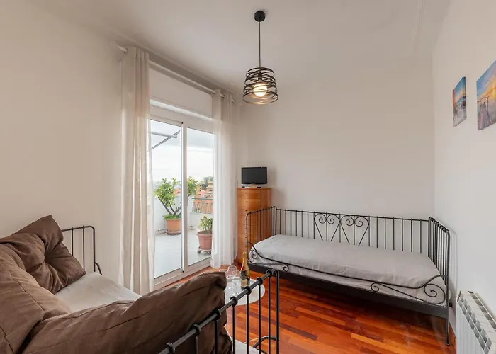 Guesthost - Penthouse With Terrace *