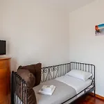 Guesthost - Penthouse With Terrace شقة