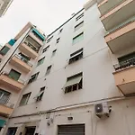 Guesthost - Penthouse With Terrace شقة